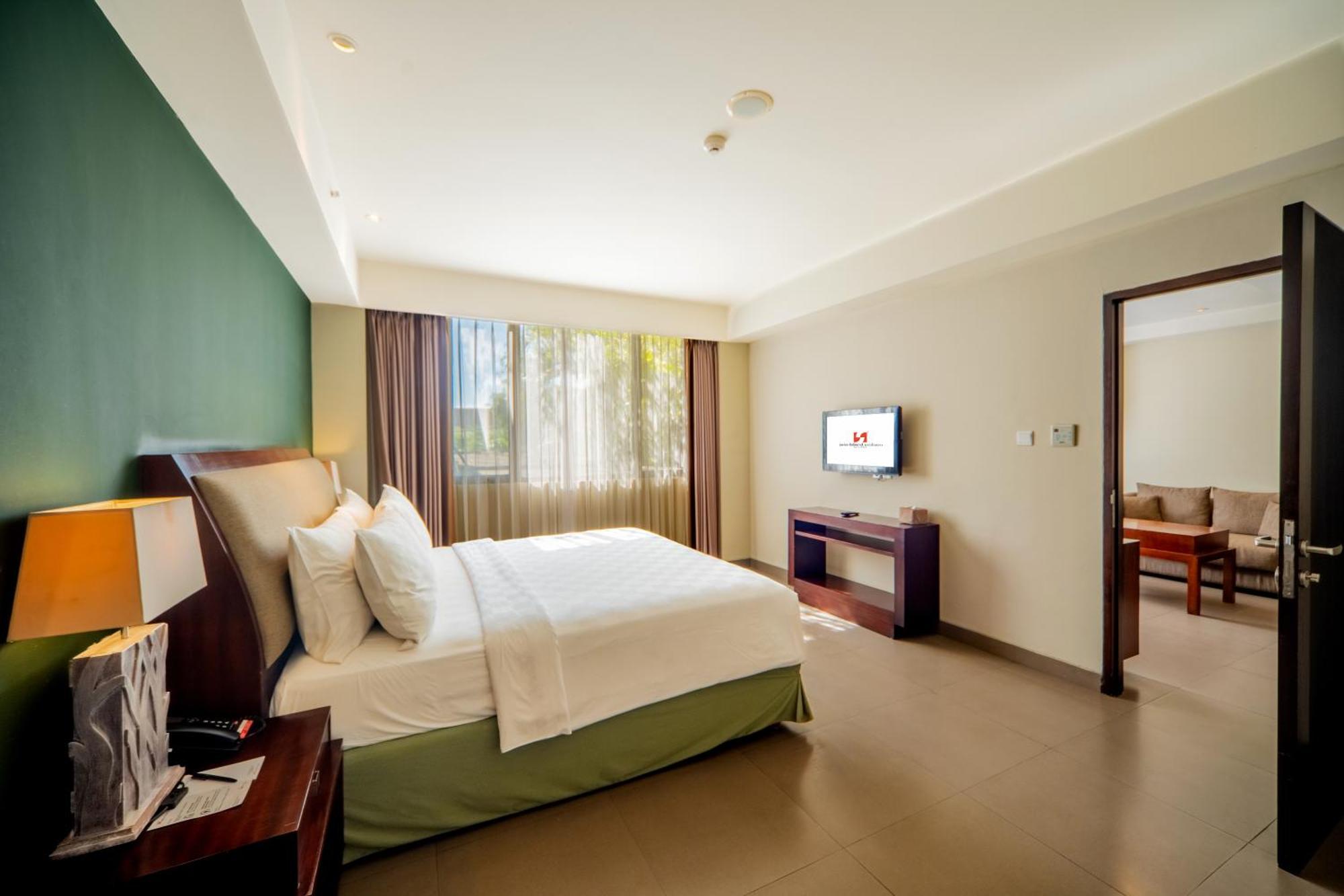 Swiss-Belhotel Rainforest Kuta  Exterior photo